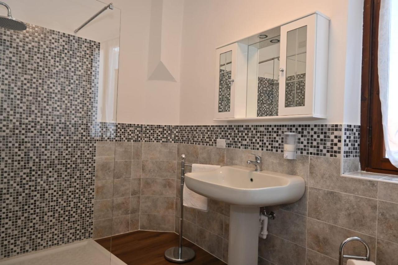 B&B Del Corso Castano Primo Eksteriør billede