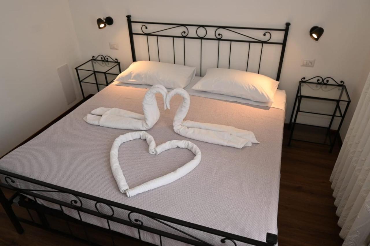 B&B Del Corso Castano Primo Eksteriør billede